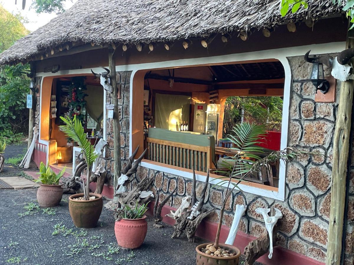 Hotel Maasai Simba Camp à Amboseli Extérieur photo